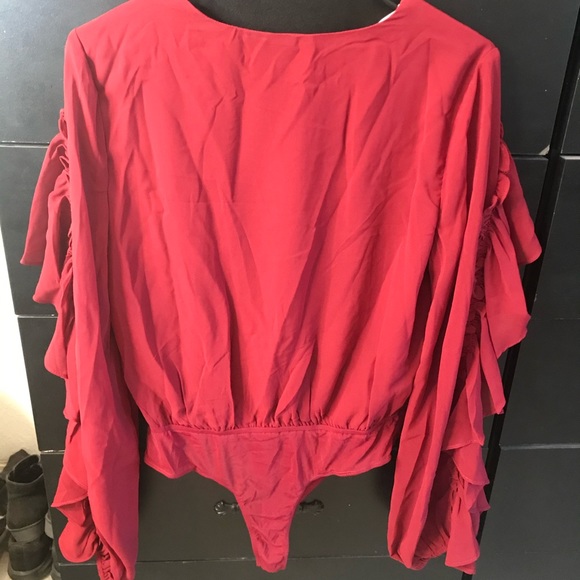 Vici ruffle drape bodysuit in maroon/burgundy/dark red. New with tags. - Picture 3 of 5